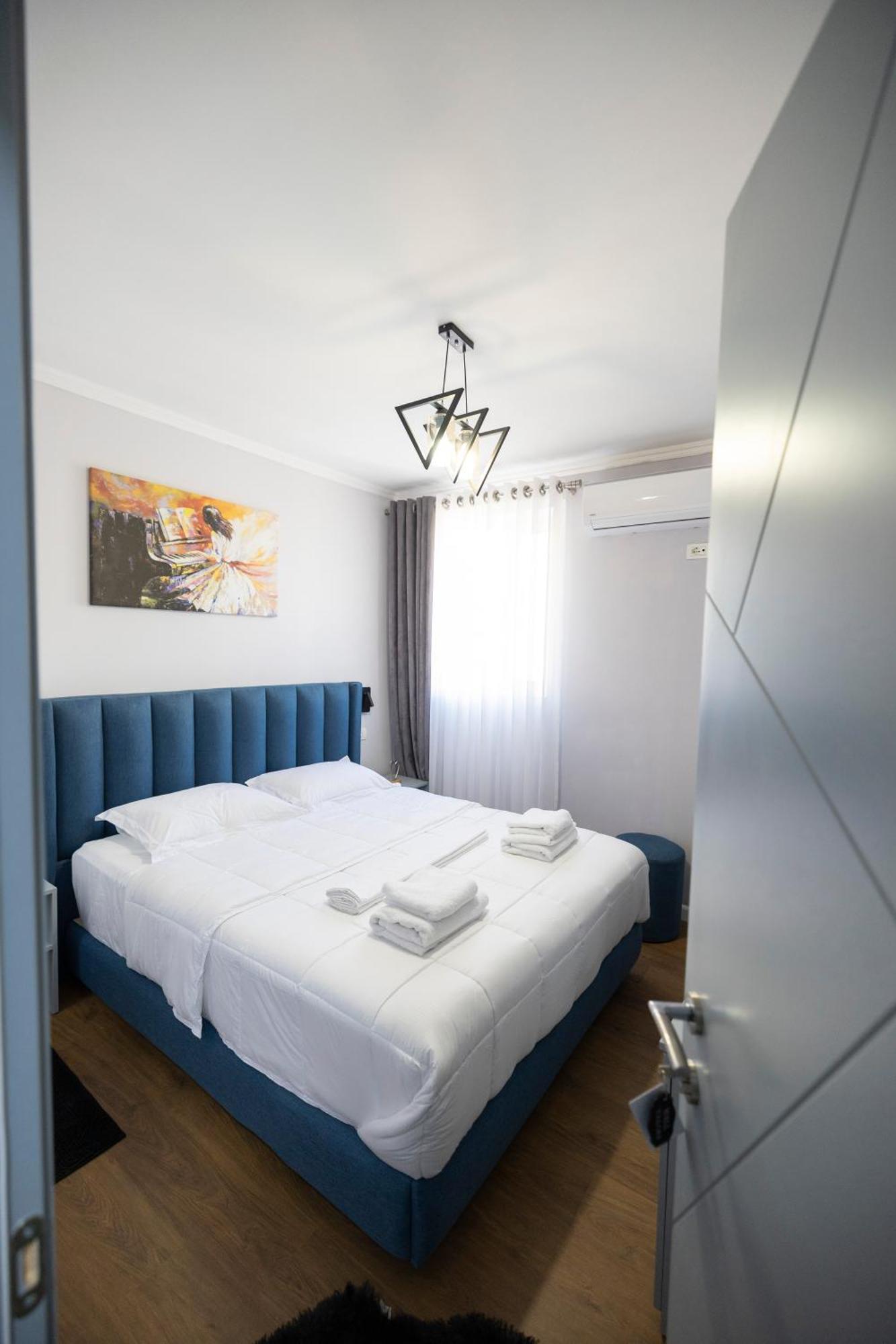 Tier Hotel Тирана Екстер'єр фото
