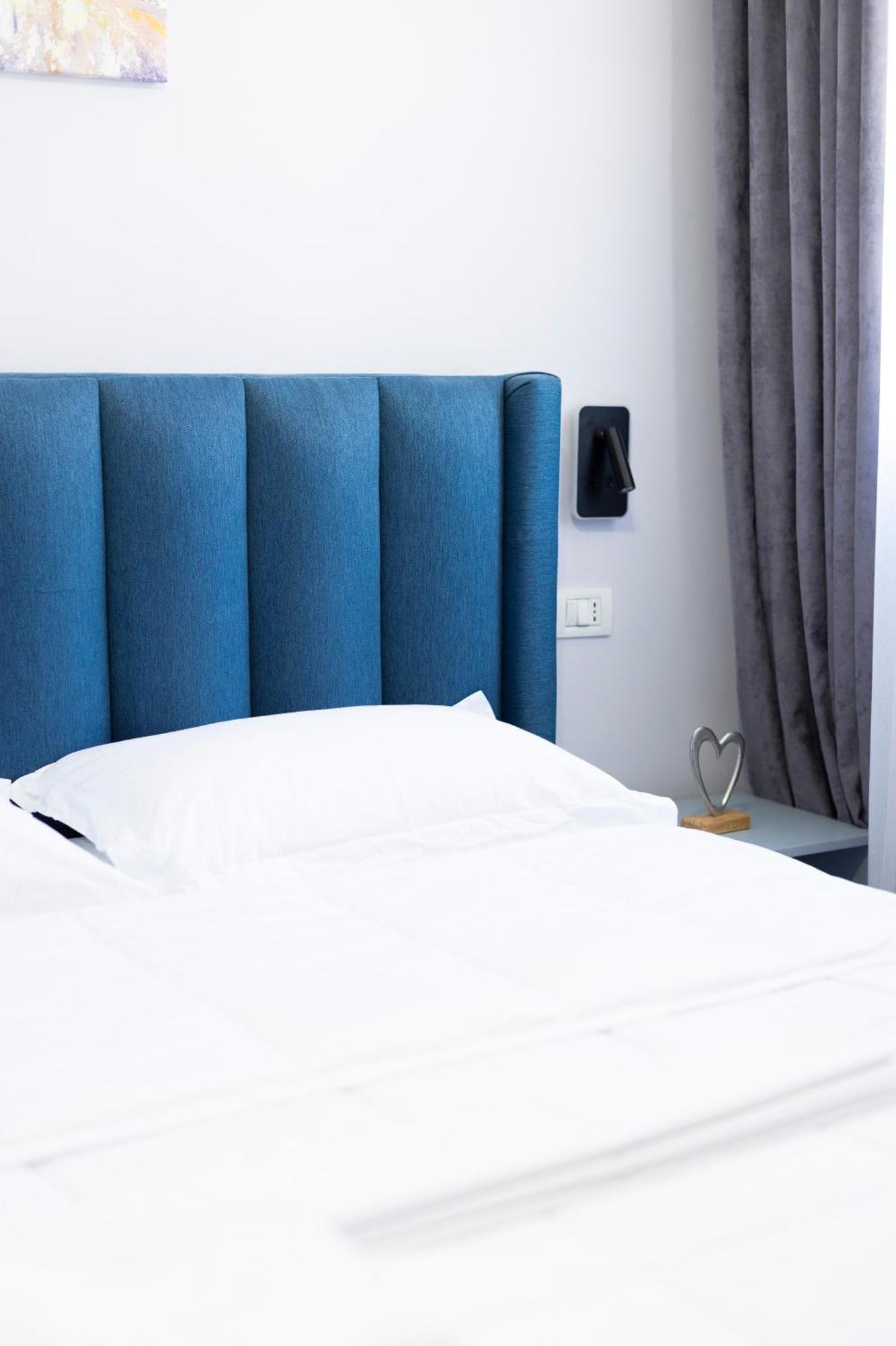 Tier Hotel Тирана Екстер'єр фото
