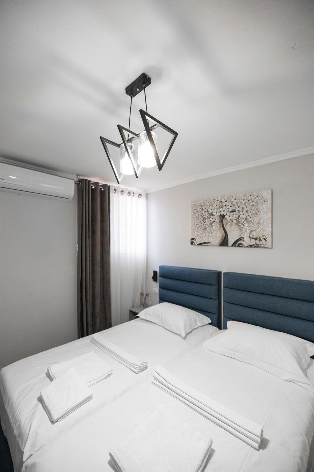 Tier Hotel Тирана Екстер'єр фото